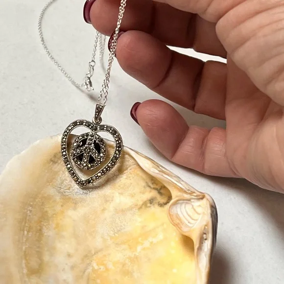 925 Sterling Silver. Marcasite. Necklace - Picture 4 of 8